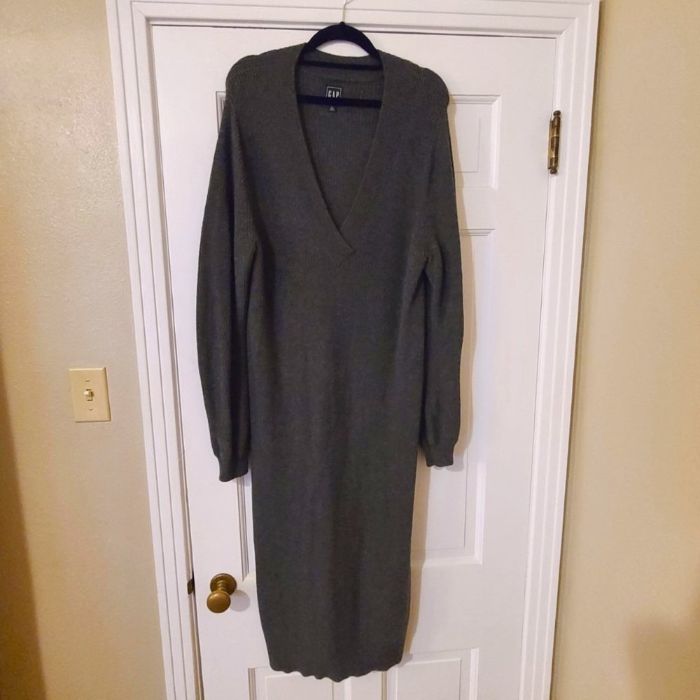 Gap Women's V-Neck Sweater Dress